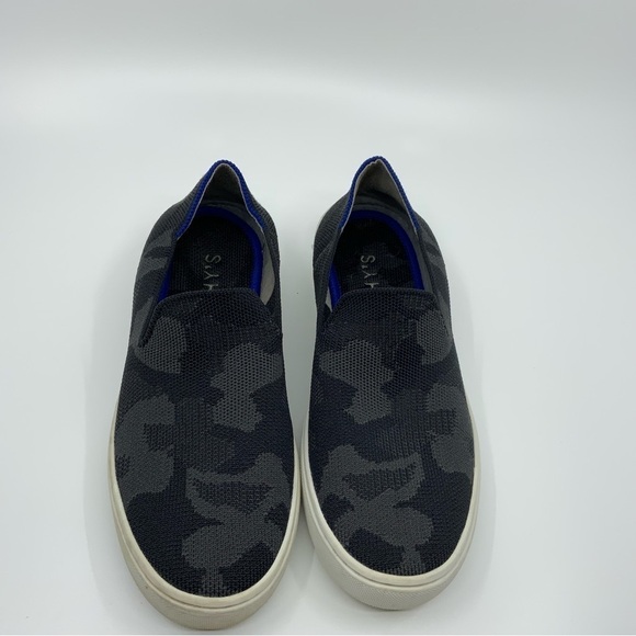 ROTHY’S grey‎ animal print loafers. - Picture 2 of 16